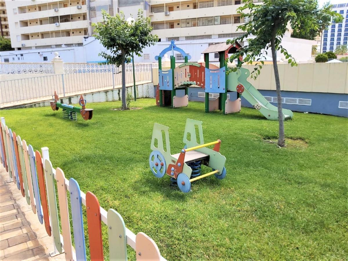 Gemelos 22-3-12 Benidorm Exterior foto