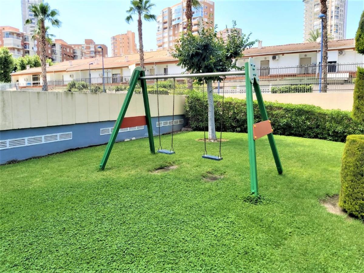 Gemelos 22-3-12 Benidorm Exterior foto